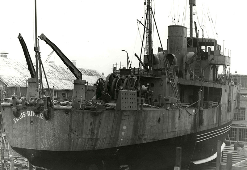 Un plan rapproché du balayeur de mines <em>Trois-Rivières</em>